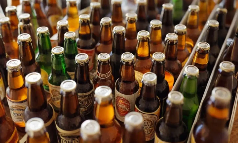 Papel pintado ilustra cervezas artesanas